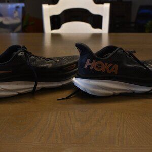 HOKA Clifton 9 Sneaker